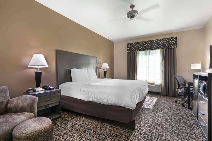 Room 4 of 28