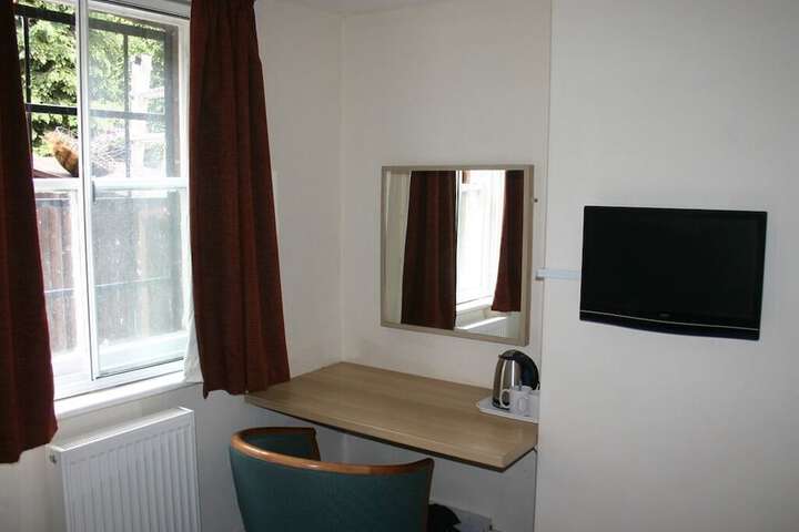 Room 10 of 21