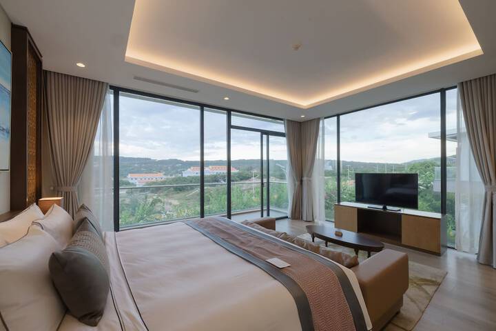 Room 53 of 164