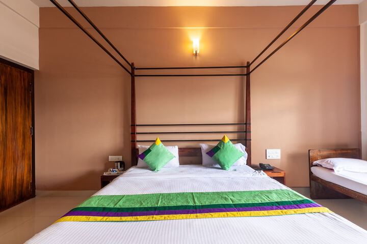 Room 16 of 46