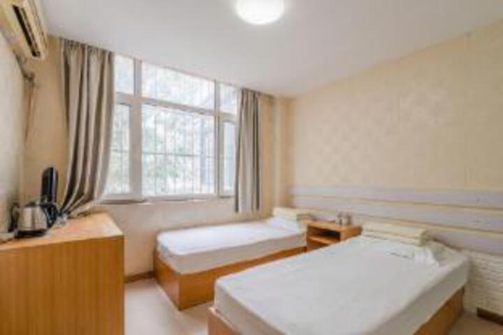 Room 5 of 7