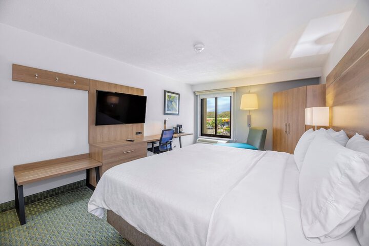 Room 62 of 125