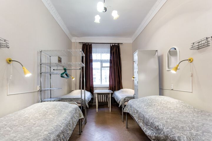 Room 9 of 27