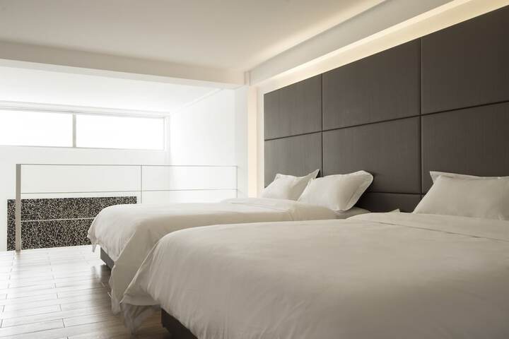 Room 72 of 114