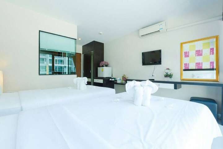 Room 6 of 27