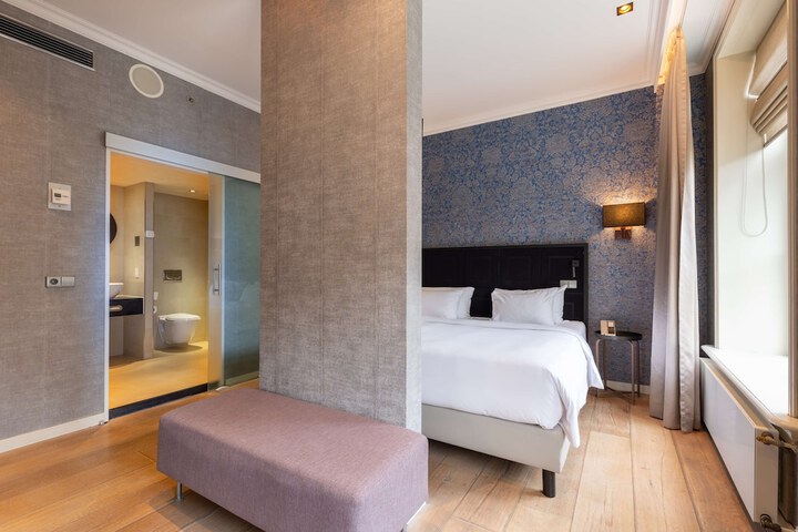 Room 43 of 115