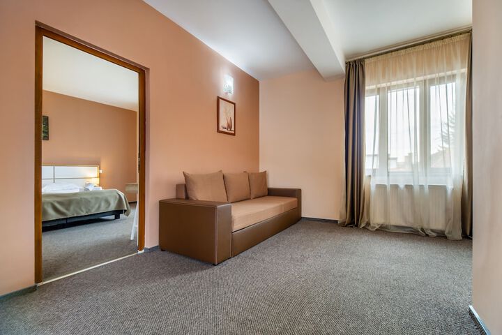 Room 12 of 50