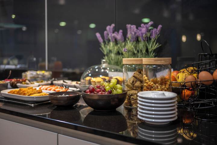 Dining 68 of 81