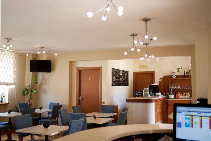 Entrance & Lobby