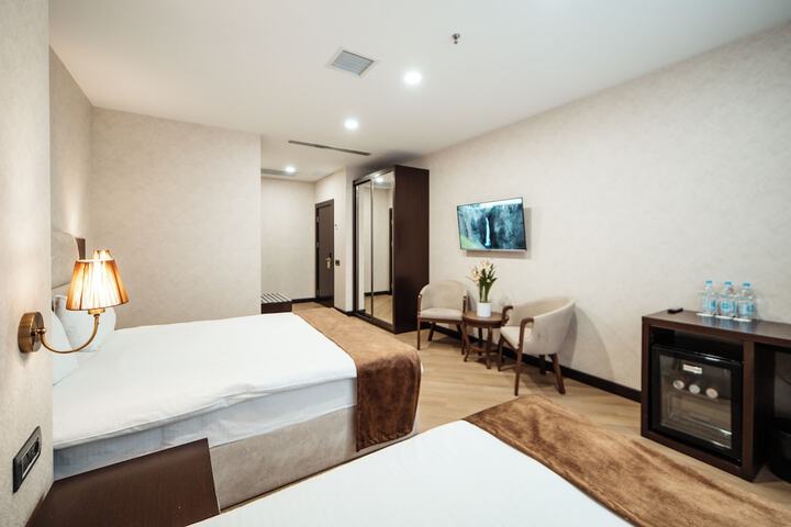 Room 151 of 342