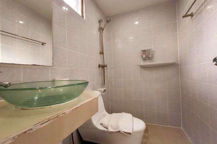 Room 42 of 56