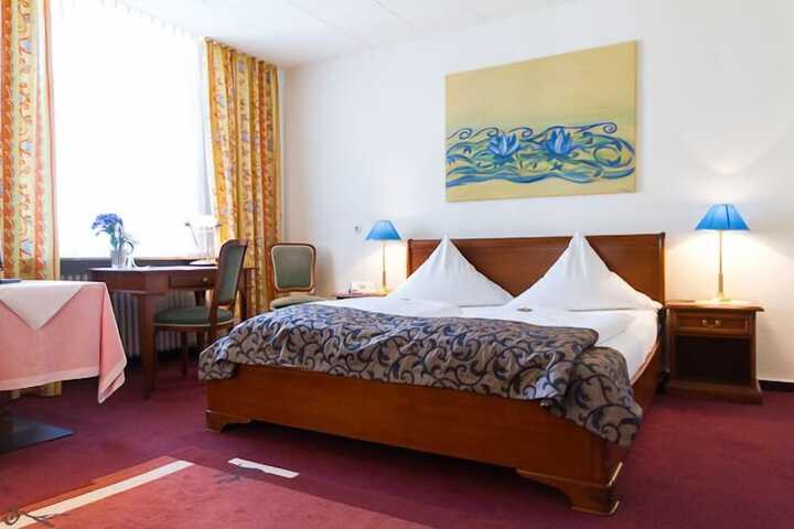 Room 5 of 43