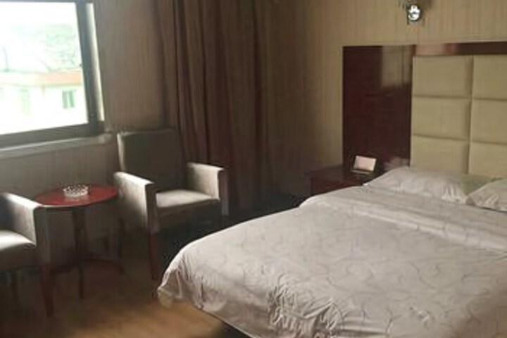 Room 5 of 7