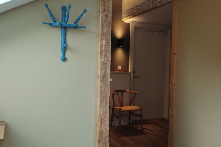 Room 34 of 76