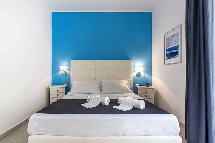 Room 44 of 194