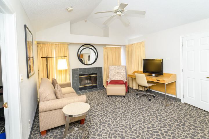 Room 16 of 37