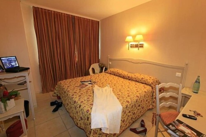 Room 13 of 51