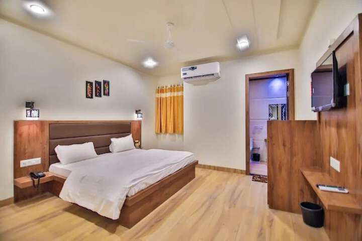 Room 2 of 9