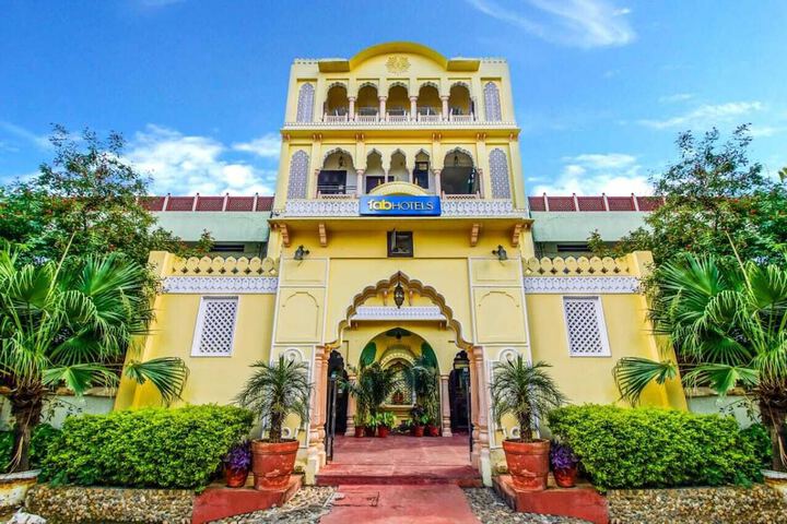 Hotel Utsav Niwas