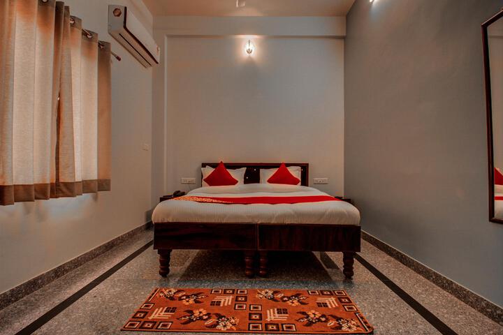Room 2 of 7