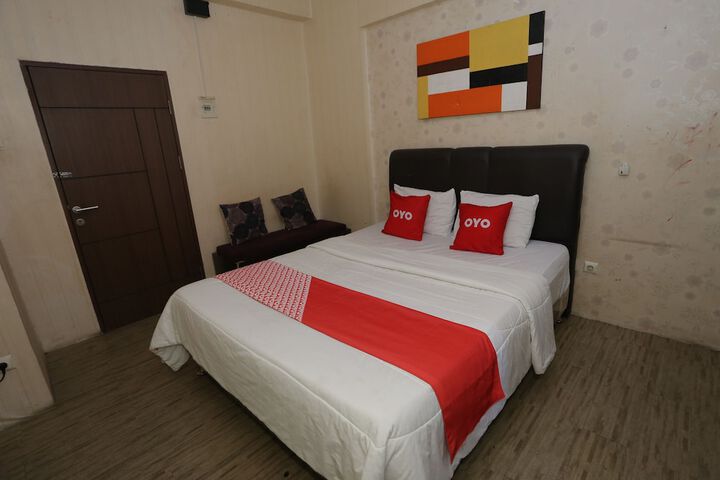 Room 8 of 10
