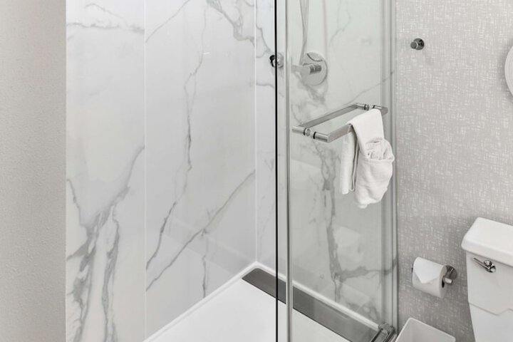Bathroom shower