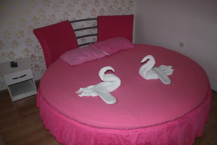 Room 15 of 28