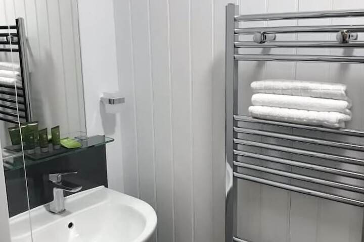 Room 9 of 18