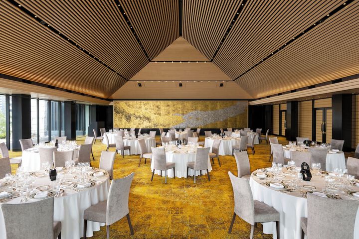 Ballroom/Hall 191 of 201