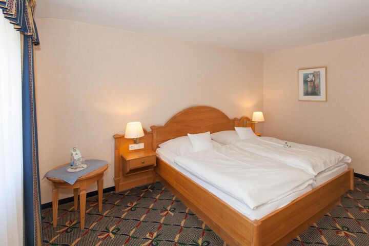 Room 10 of 140
