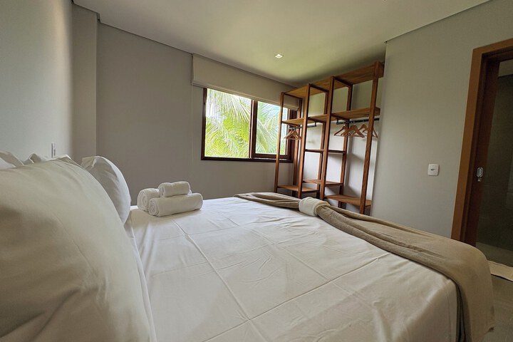 Room 6 of 104