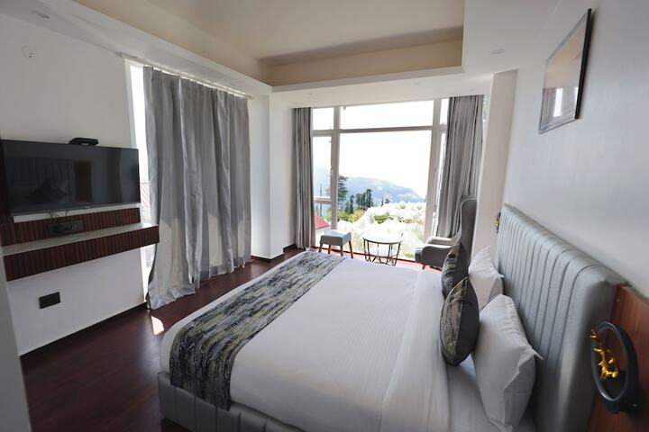Room 3 of 24