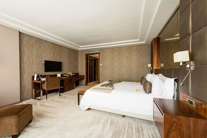 Room 28 of 63