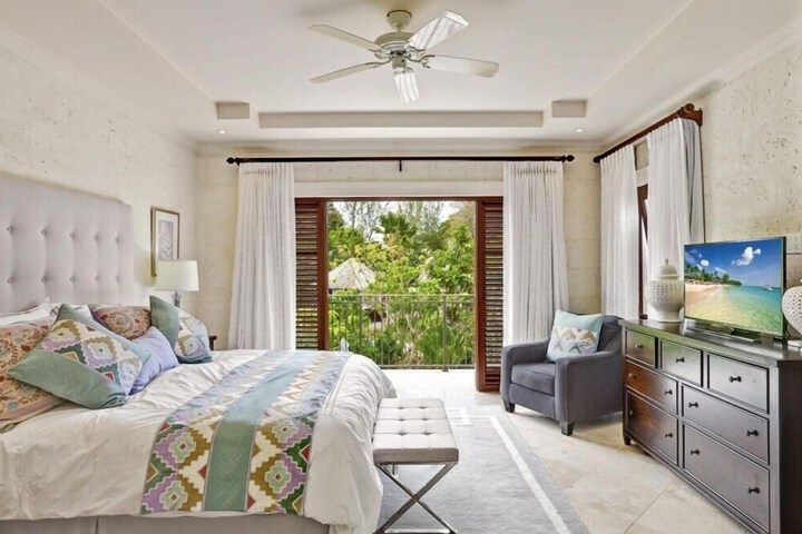 Room 3 of 12