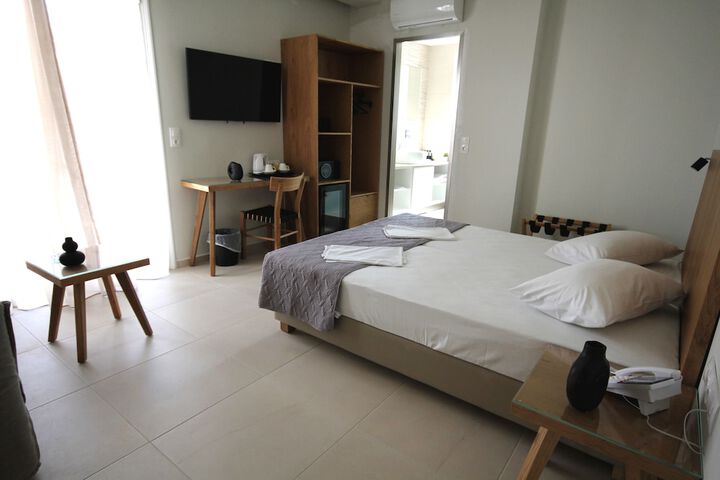Room 16 of 33