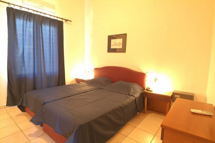 Room 2 of 61