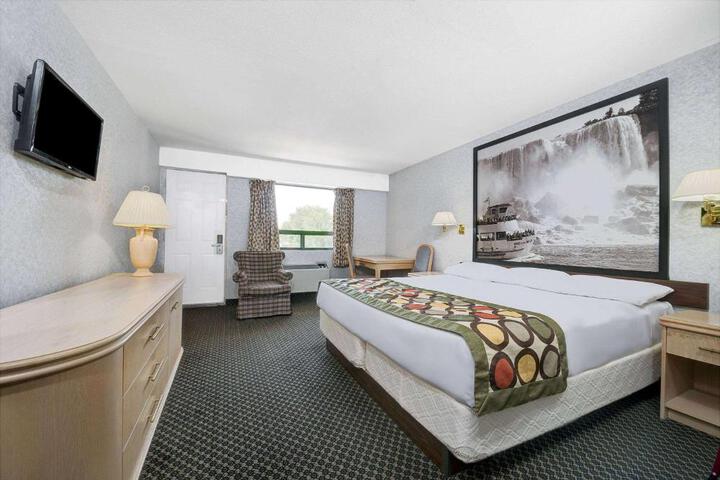 2 Queen Beds (1 of 11)