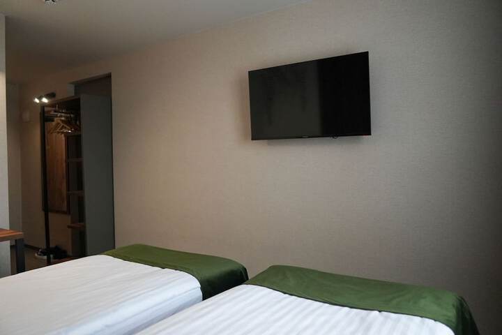 Room 27 of 67