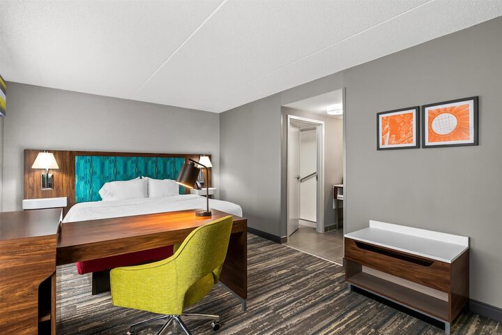 Room 9 of 42