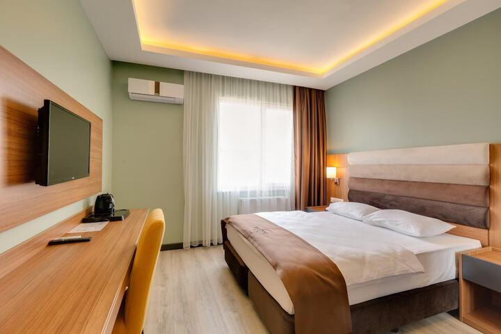 Room 14 of 48
