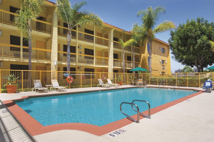 Hotel with Pool