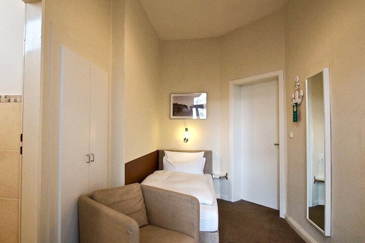 Room 14 of 49