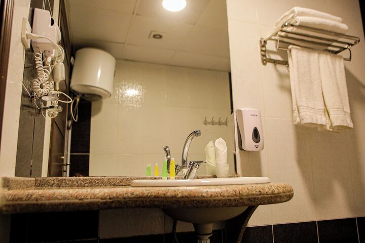 Room 16 of 25