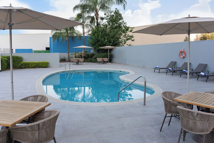 Pool Hotel