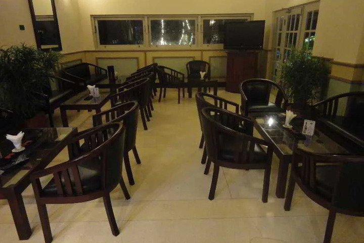 Dining 2 of 24