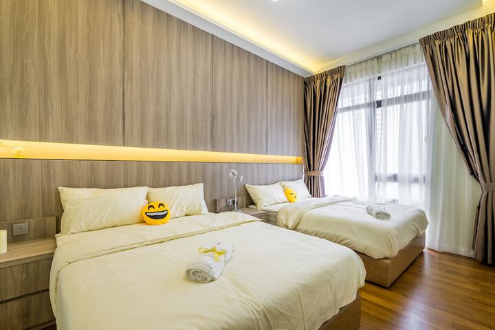 Room 25 of 216