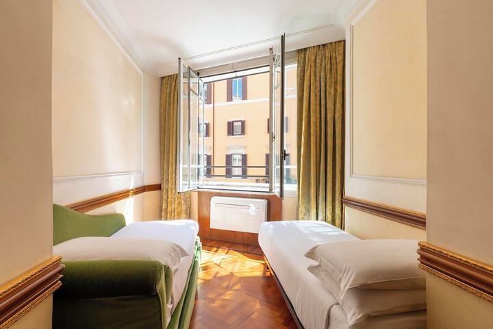 Room 48 of 103