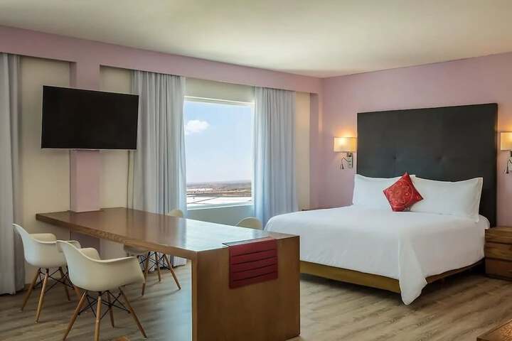 Room 10 of 23