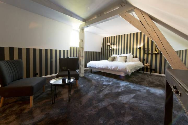 Room 2 of 14