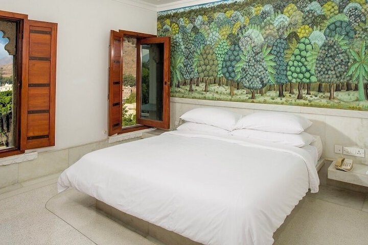 Room 26 of 166